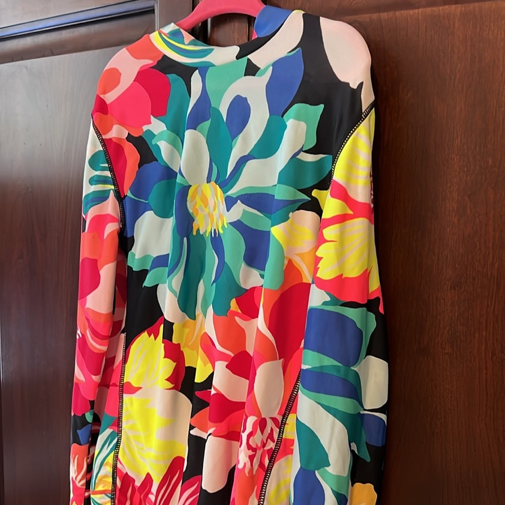 Gap Kids/ Girls Swim- Sun Protection shirt. Size 8/ medium